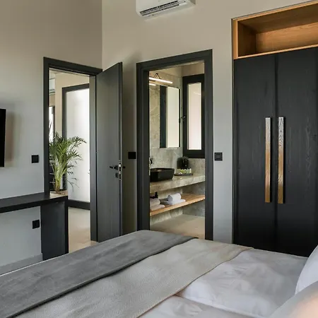 Willa Eirini By Vintage Travel Lakíthra