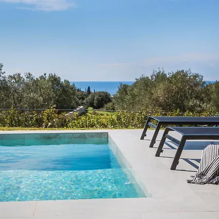 Eirini By Vintage Travel Willa